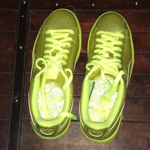 NWOT BRIGHT NEON YELLOW SHOES,